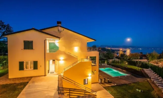 Недвижимость Семейный дом в Опатии: 1