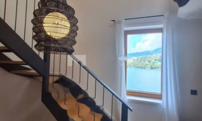 Недвижимость Трехкомнатная квартира, Центр: 2