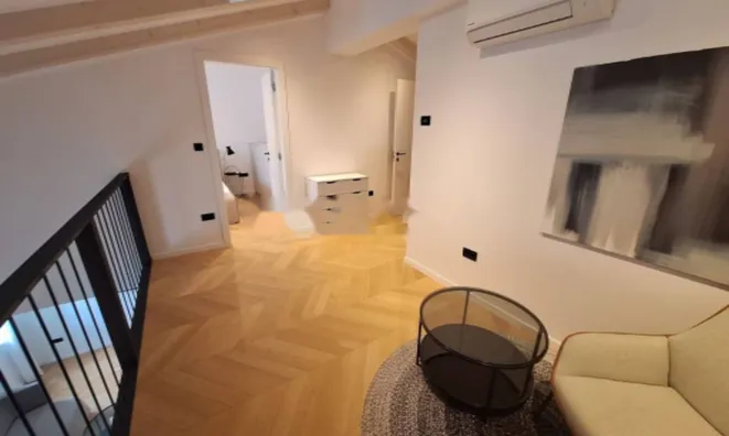 Недвижимость Трехкомнатная квартира, Центр: 6