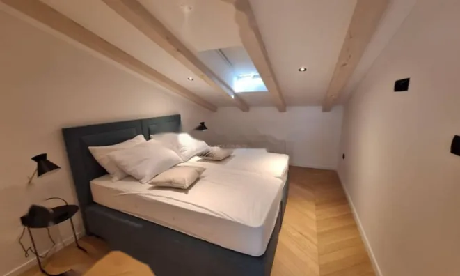 Недвижимость Трехкомнатная квартира, Центр: 7