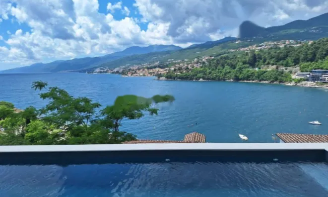 Недвижимость Трехкомнатная квартира, Центр: 16