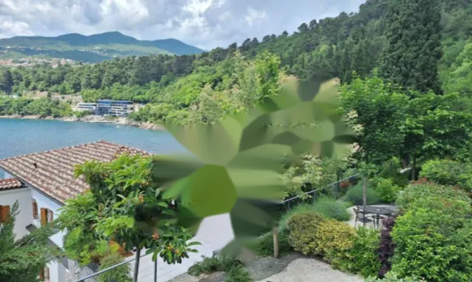 Недвижимость Трехкомнатная квартира, Центр: 17