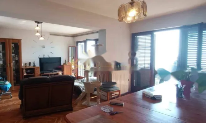 Недвижимость Четырёхкомнатная квартира Оприч: 1