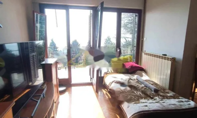 Недвижимость Четырёхкомнатная квартира Оприч: 8