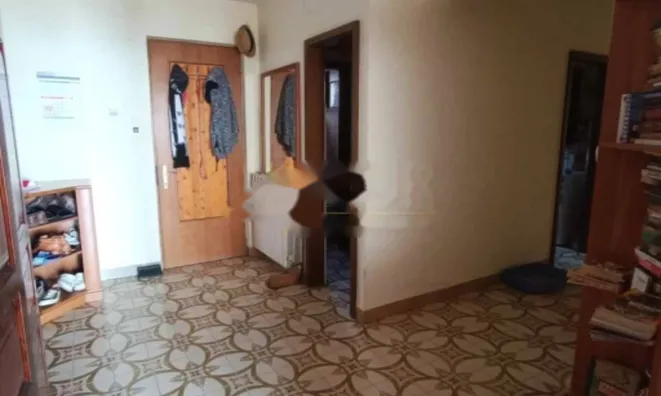 Недвижимость Четырёхкомнатная квартира Оприч: 9