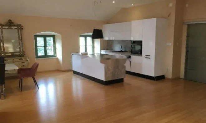 Недвижимость Четырехкомнатная квартира в Опатии: 1