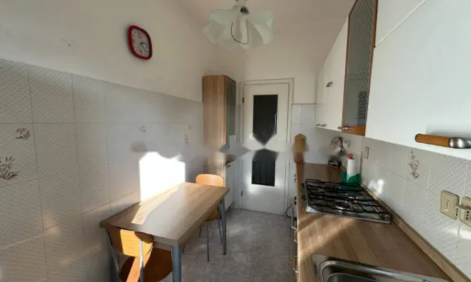 Недвижимость Трехкомнатная квартира в центре: 6