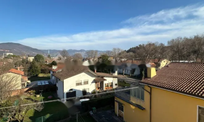 Недвижимость Трехкомнатная квартира в центре: 16