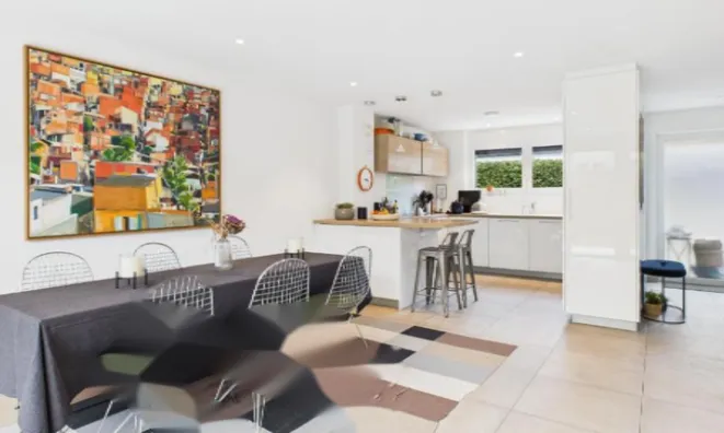 Недвижимость Single house: 3