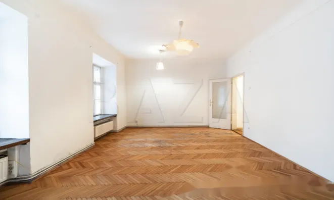 Недвижимость Четырехкомнатная квартира в центре: 3