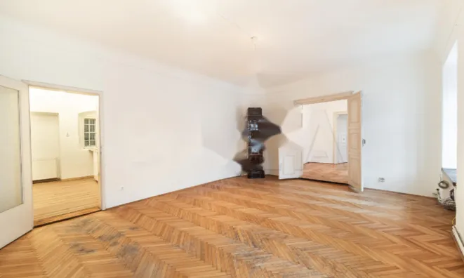 Недвижимость Четырехкомнатная квартира в центре: 4