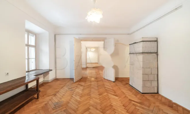 Недвижимость Четырехкомнатная квартира в центре: 10