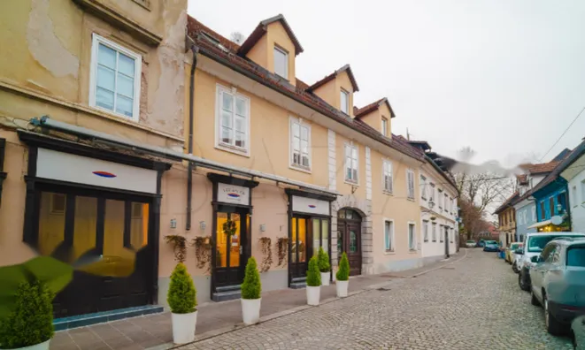 Недвижимость Четырехкомнатная квартира в центре: 20