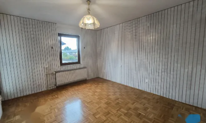 Недвижимость Трехкомнатная квартира Вич: 3