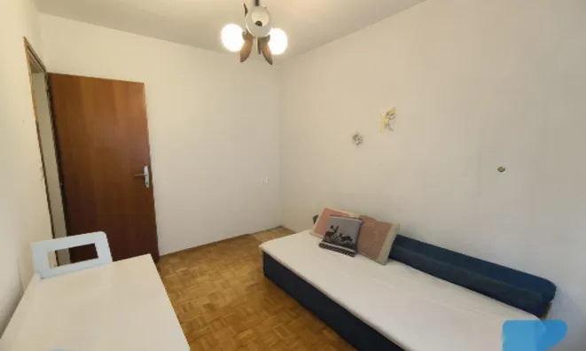 Недвижимость Трехкомнатная квартира Вич: 5