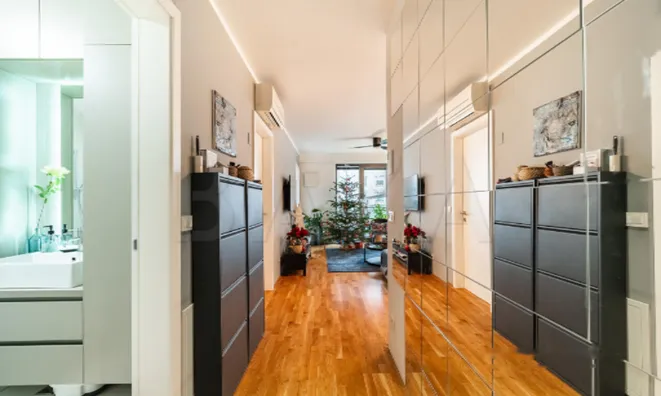 Недвижимость Трехкомнатная квартира в центре: 7