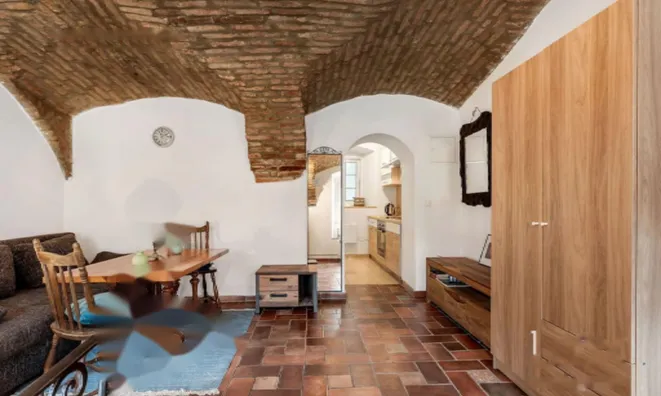 Недвижимость Однокомнатная квартира в центре: 4