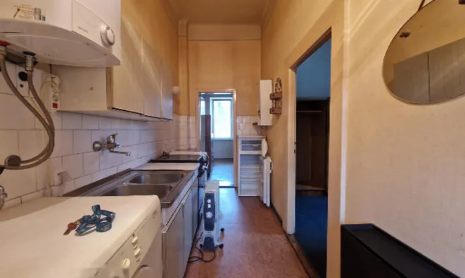 Недвижимость Двухкомнатная квартира в центре: 3