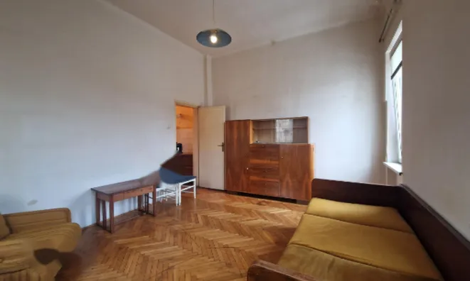 Недвижимость Двухкомнатная квартира в центре: 6