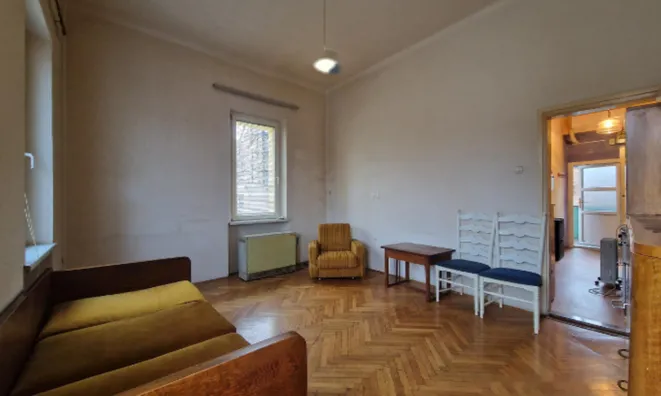 Недвижимость Двухкомнатная квартира в центре: 9