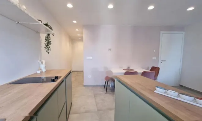 Недвижимость Квартира, 5 и более комнат Пиран: 4