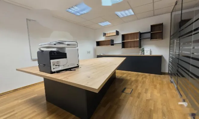 Недвижимость Офисное помещение Центр: 4