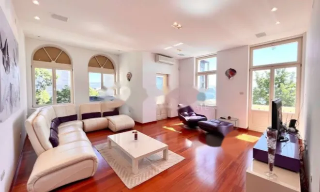 Недвижимость Трёхкомнатная квартира в Центре: 3