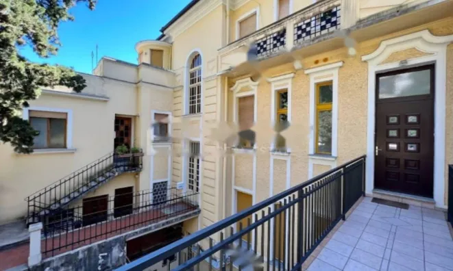 Недвижимость Трёхкомнатная квартира в Центре: 30