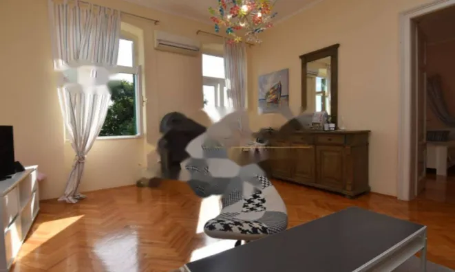 Недвижимость Двухкомнатная квартира Центр: 4