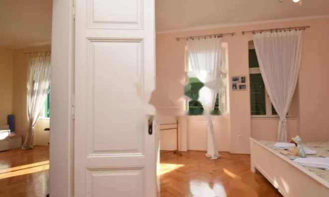 Недвижимость Двухкомнатная квартира Центр: 8