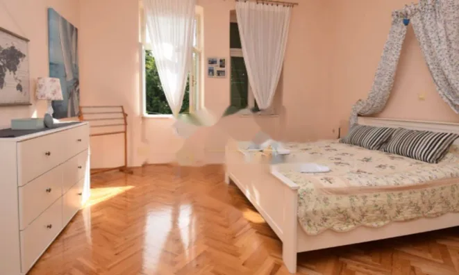 Недвижимость Двухкомнатная квартира Центр: 9