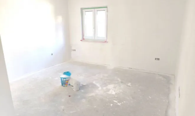 Недвижимость Трехкомнатная квартира, Побрии: 2