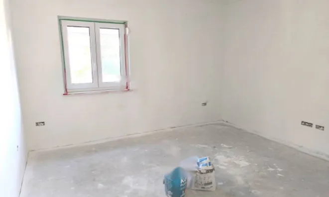 Недвижимость Трехкомнатная квартира, Побрии: 3