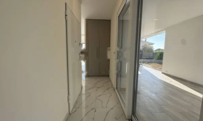 Недвижимость Трёхкомнатная квартира Побри: 6