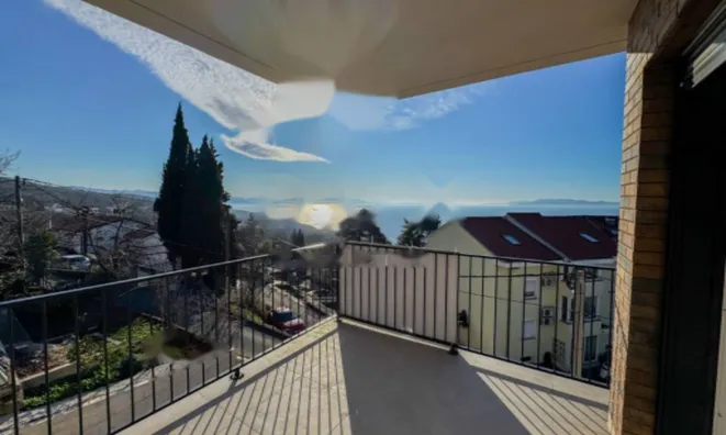 Недвижимость Четырехкомнатная квартира: 2