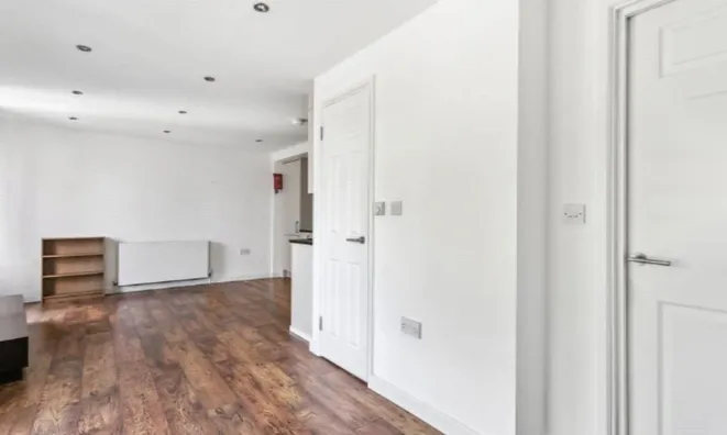 Недвижимость Vallance Road: 3