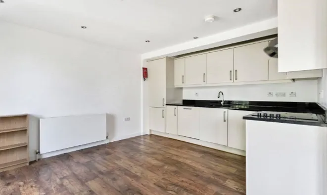 Недвижимость Vallance Road: 5