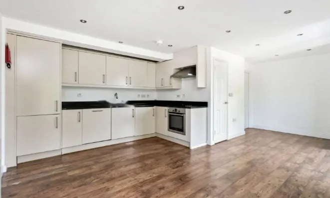 Недвижимость Vallance Road: 12