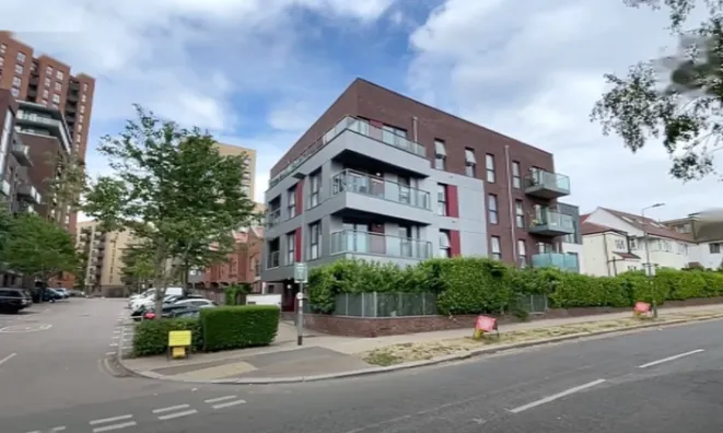 Недвижимость For Sale - Flat, Tawny Court, Shearwater Drive: 7