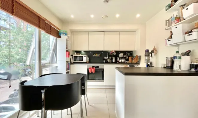 Недвижимость For Sale - Flat, Tawny Court, Shearwater Drive: 9