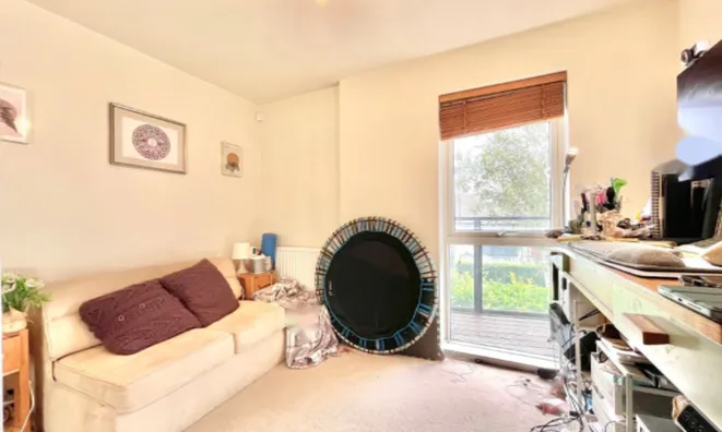 Недвижимость For Sale - Flat, Tawny Court, Shearwater Drive: 13