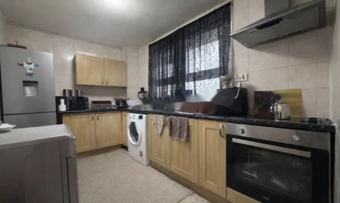 Недвижимость Rufford Tower Lexden Road: 1