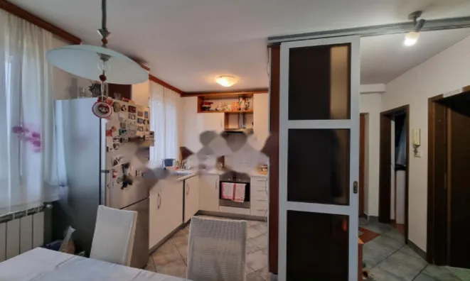 Недвижимость Трёхкомнатная квартира Побеги: 1