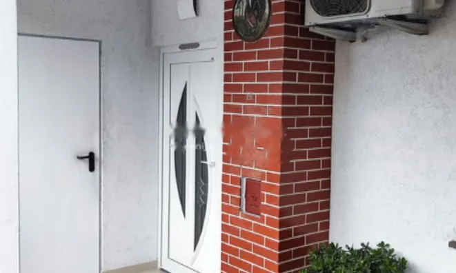 Недвижимость Трёхкомнатная квартира на улице Повешка: 16