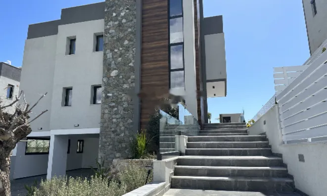 Недвижимость 4 Bedroom Villa For Sale in Parekklisia, Limassol: 4