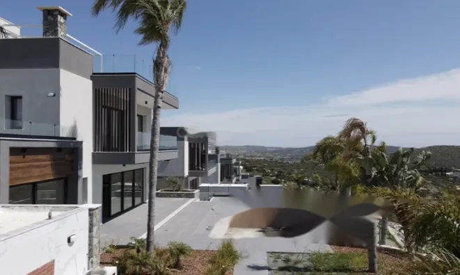 Недвижимость 6 Bedroom Villa For Sale in Parekklisia: 3