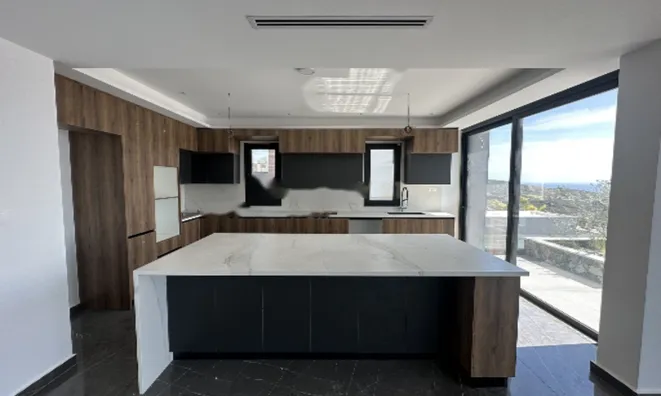 Недвижимость 6 Bedroom Villa For Sale in Parekklisia: 11