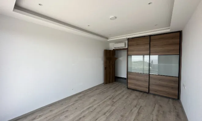 Недвижимость 6 Bedroom Villa For Sale in Parekklisia: 15