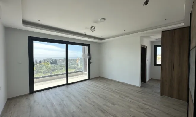 Недвижимость 6 Bedroom Villa For Sale in Parekklisia: 20