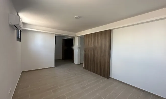 Недвижимость 6 Bedroom Villa For Sale in Parekklisia: 32